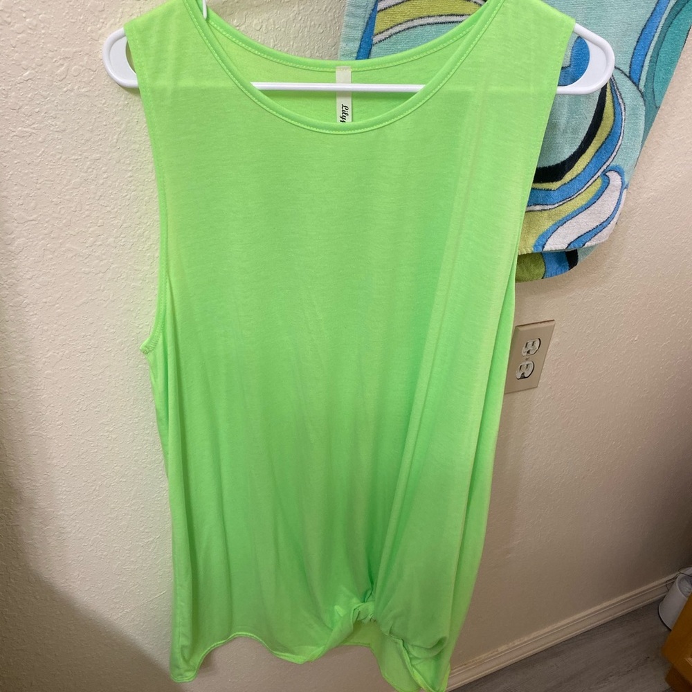 2x. Brand new tank top